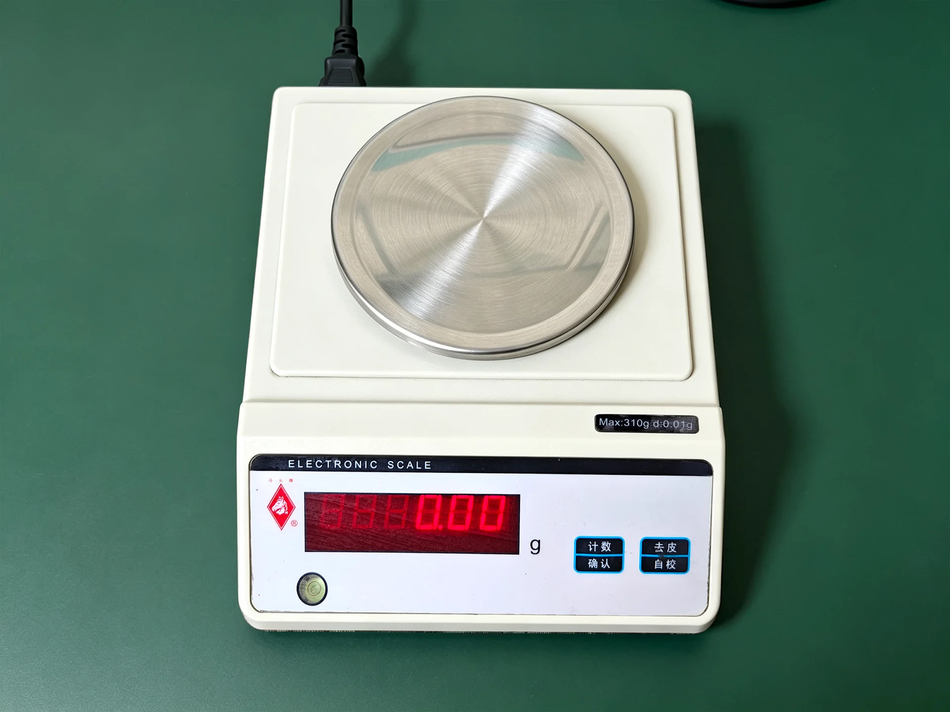 Precision electronic balance for weighing camouflage fabric samples